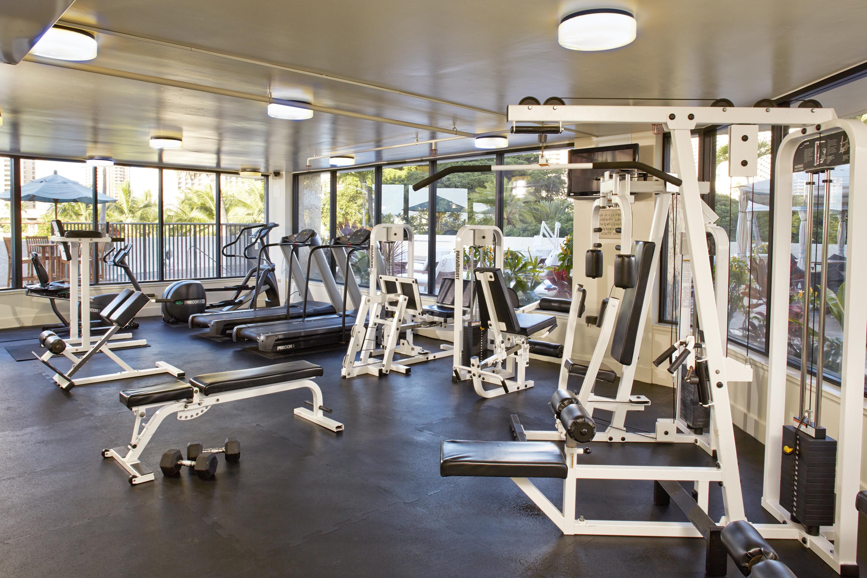 Aston Waikiki Beach Tower Honolulu Ngoại thất bức ảnh A typical gym