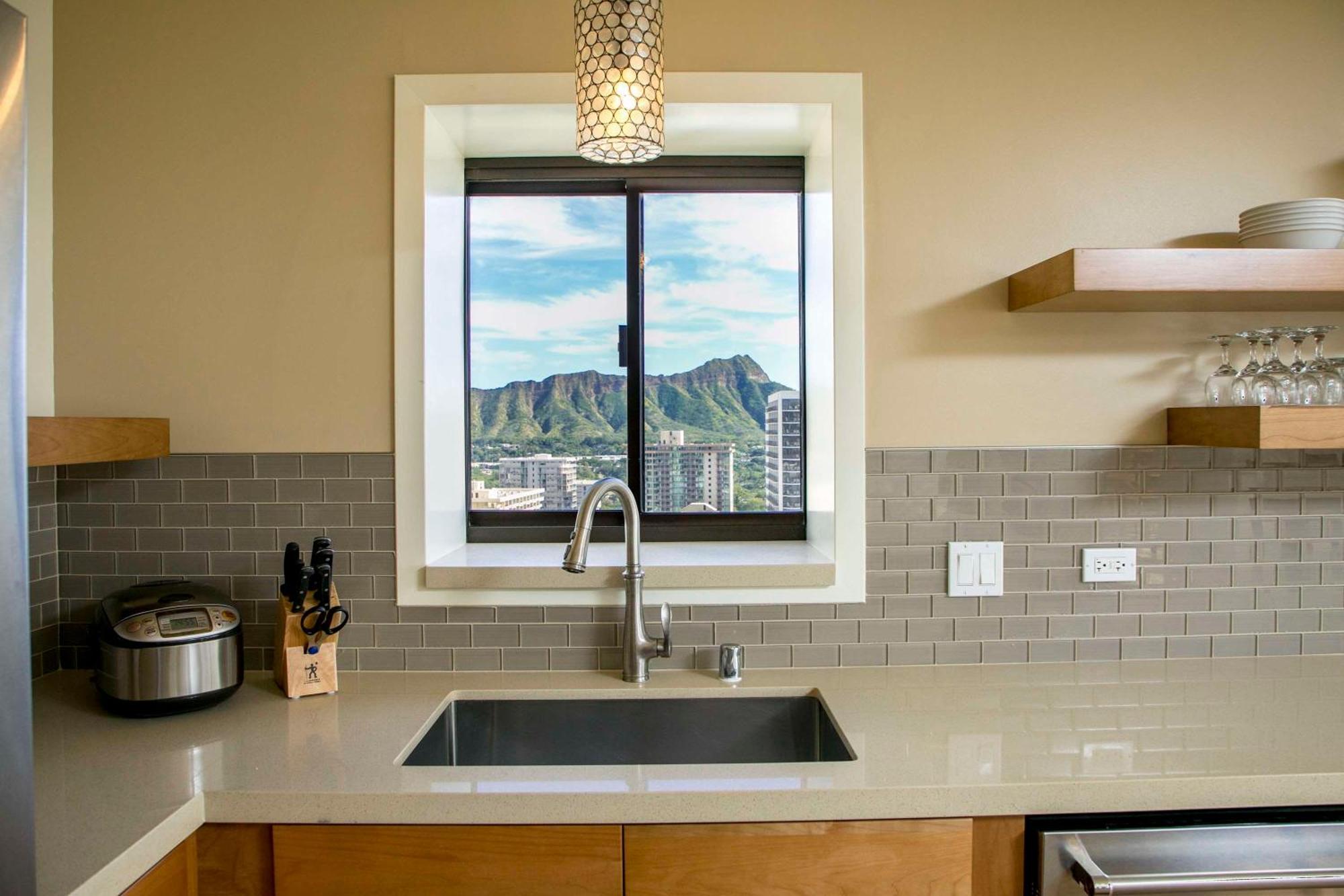 Aston Waikiki Beach Tower Honolulu Ngoại thất bức ảnh A kitchen with a single-bowl sink