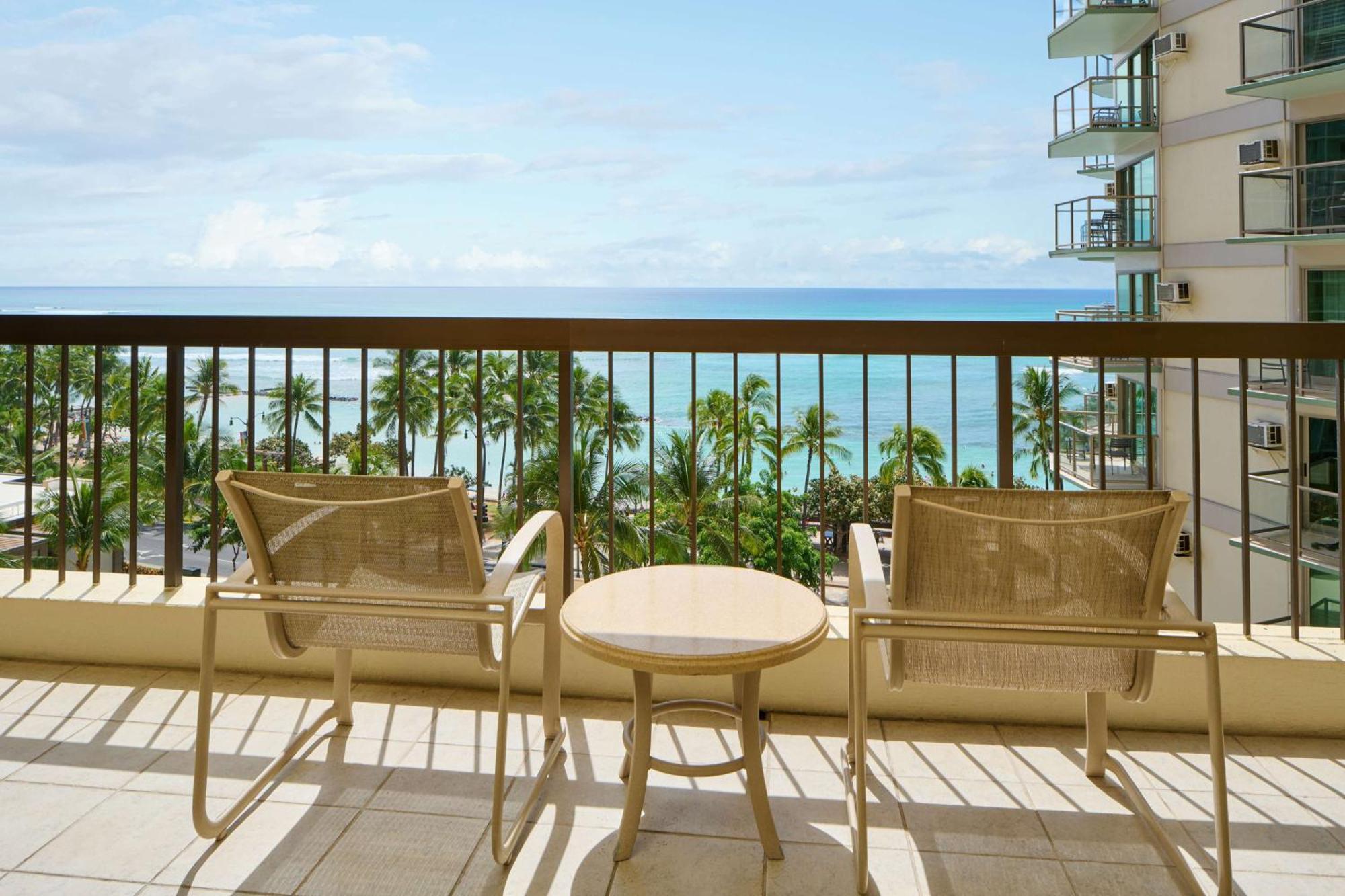 Aston Waikiki Beach Tower Honolulu Ngoại thất bức ảnh A typical view from a guest room